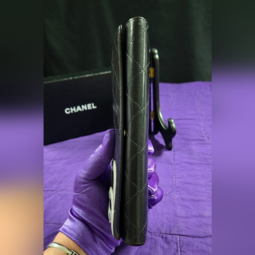 CHANEL CAMBON SILVER CC QUILTED LAMBSKIN WALLET - Picture 13 of 16